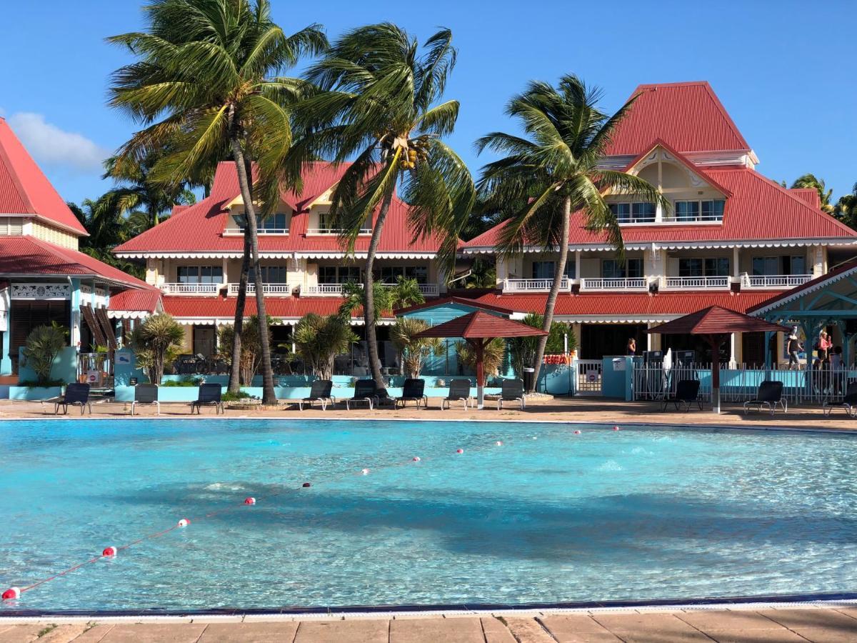 Studio dans village vacances accès plage privée Sainte-Anne  Extérieur photo